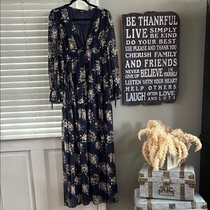 Aakaa STUNNING! Maxi Dress in Navy and Cream